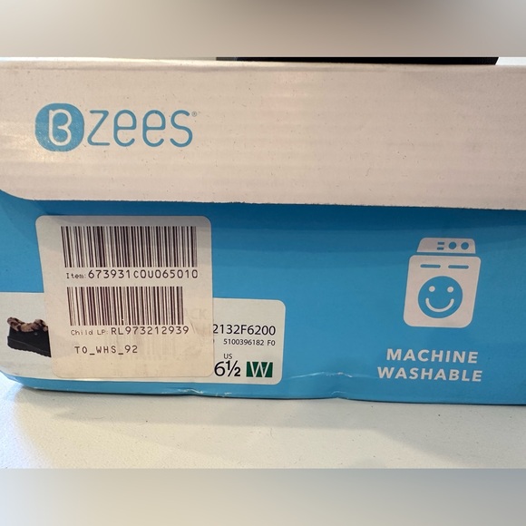 Bzees Black Booties with Faux Fur Trim/ NIB - Picture 4 of 4